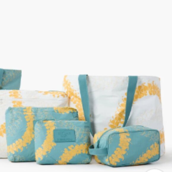 Aloha Collection Dopp Kit Puakenikeni  NWT - Picture 4 of 4